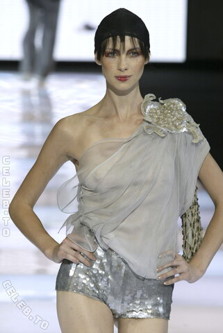 Caitriona Balfe nude photo 12