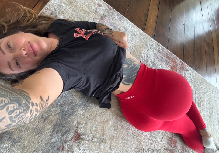 Cakesworldxx nude photo 9