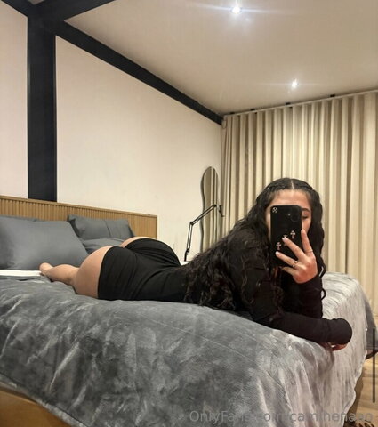 camiihenaoo nude photo 8