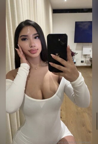 camiihenaoo nude photo 5