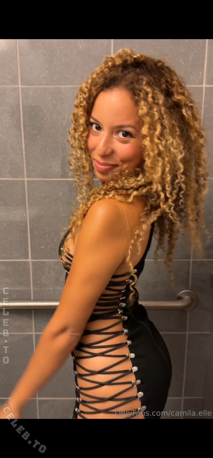 Camila Elle nude photo 1