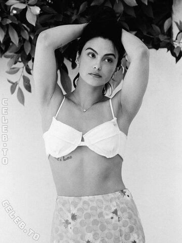 Camila Mendes nude photo 7