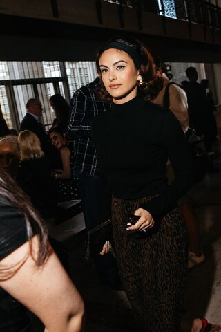 Camila Mendes Hot (6 photos)