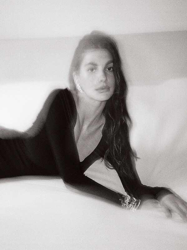 Camila Morrone nude photo 7