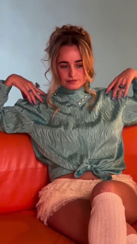 Camille LV nude photo 23