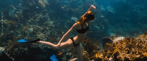 Camille Rowe nude photo 19