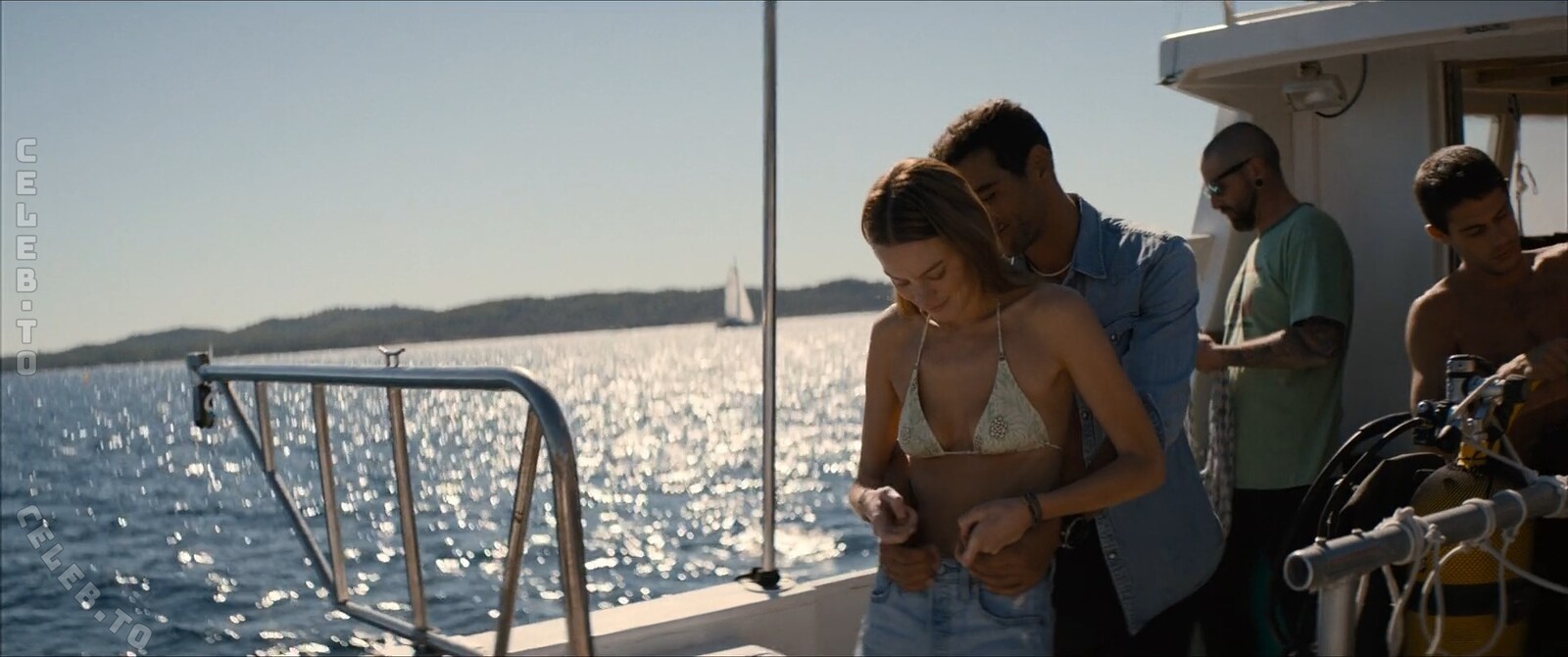 Camille Rowe nude photo 9