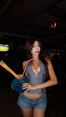 Camyyangg Sexy (2 photos)