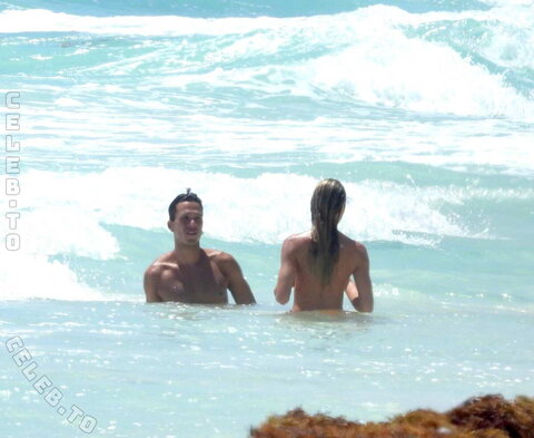 Candice Swanepoel nude photo 7