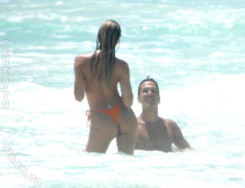 Candice Swanepoel nude photo 4