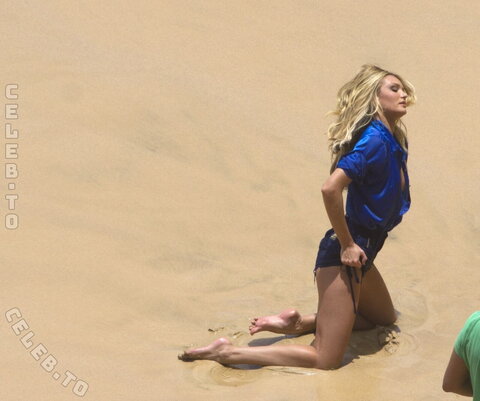 Candice Swanepoel nude photo 4
