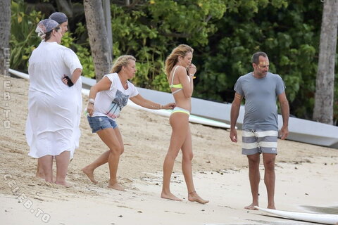 Candice Swanepoel nude photo 11