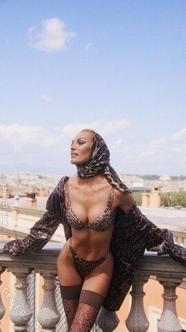 Candice Swanepoel nude photo 31