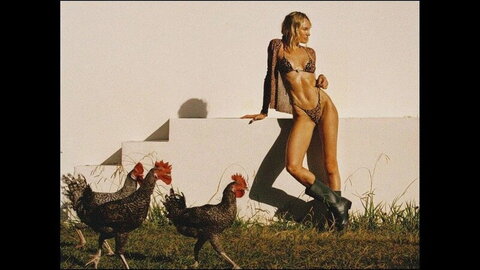 Candice Swanepoel nude photo 14