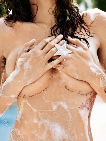 Cara Delevingne nude photo 4
