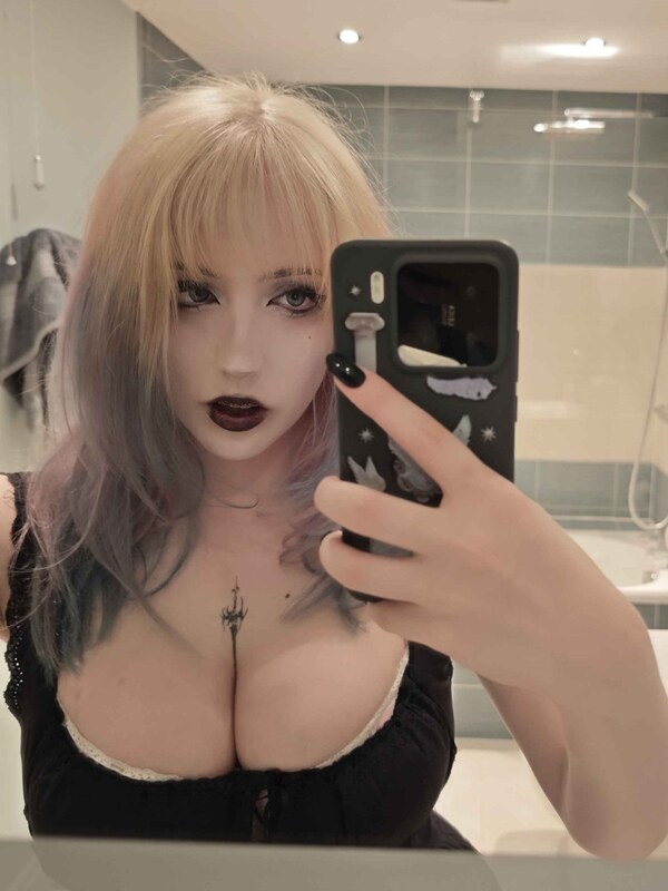caralouss nude photo 1