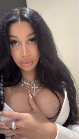 Cardi B nude photo 1