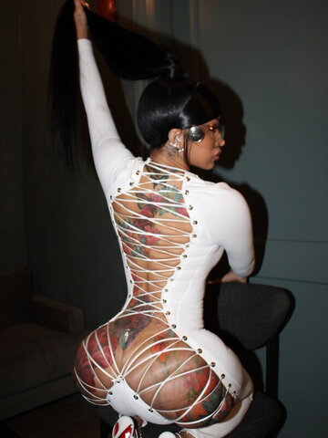 Cardi B nude photo 2