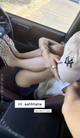 Cardin Isabelle nude photo 3