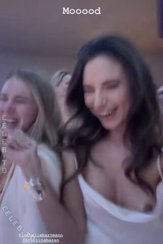 Carina Zavline nude photo 25