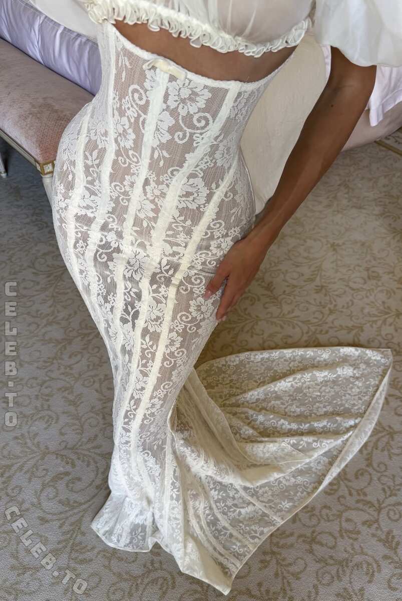 Carina Zavline nude photo 4
