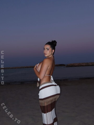 Carla Alvarez Hot (2 photos)