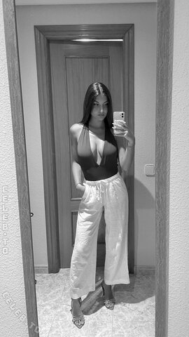 Carlota Valiente nude photo 16