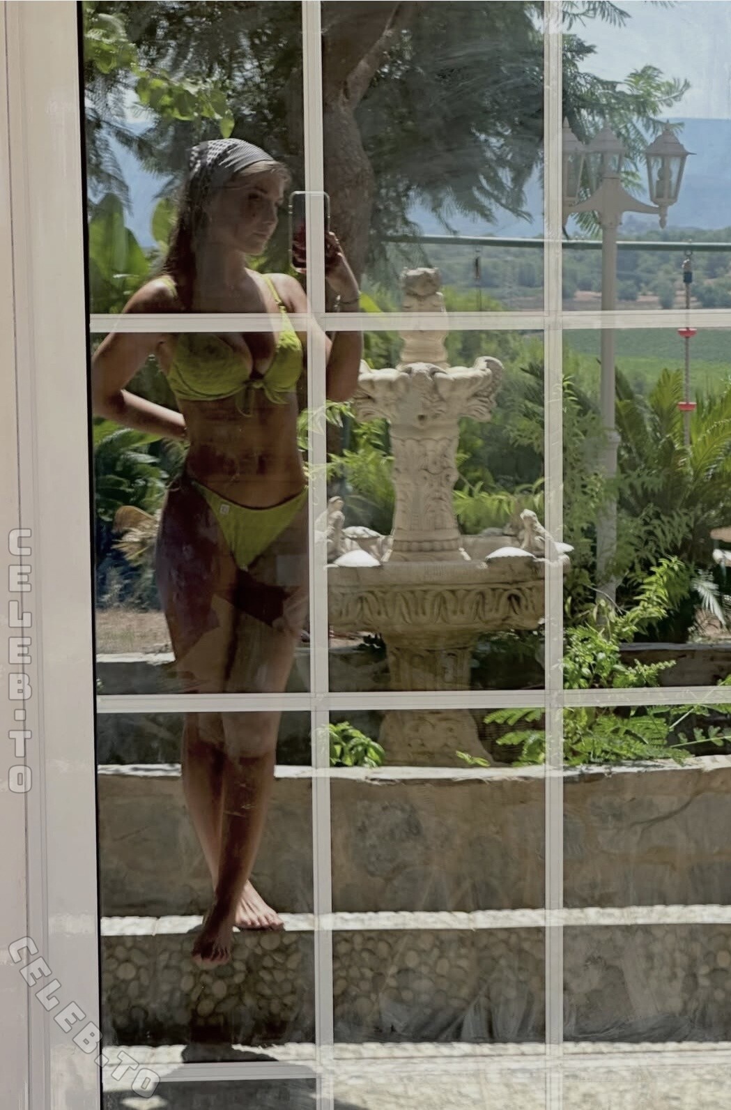Carlota Valiente nude photo 5