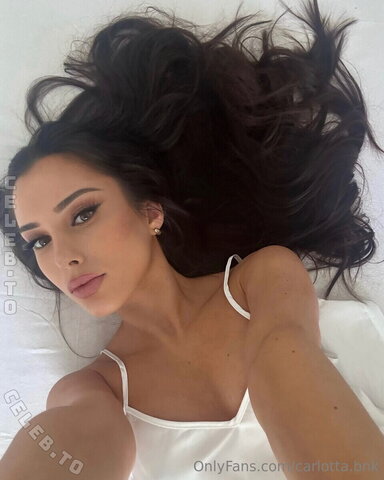 carlotta.bnk nude photo 14