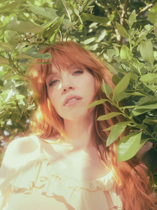 Carly Rae Jepsen nude photo 9