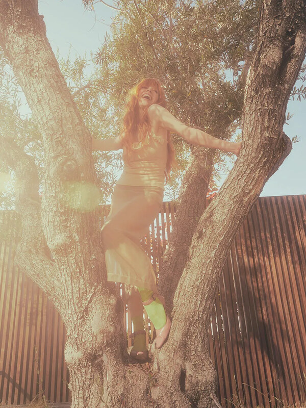 Carly Rae Jepsen nude photo 10