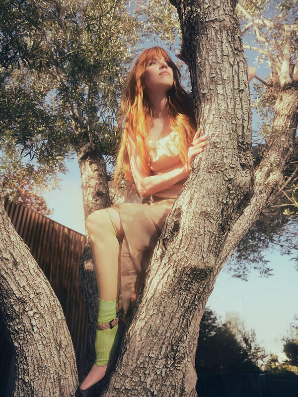 Carly Rae Jepsen nude photo 11