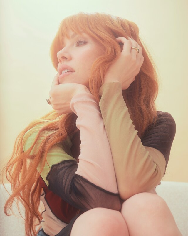 Carly Rae Jepsen nude photo 12