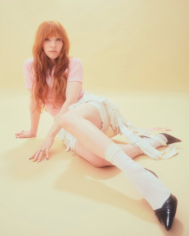 Carly Rae Jepsen nude photo 12