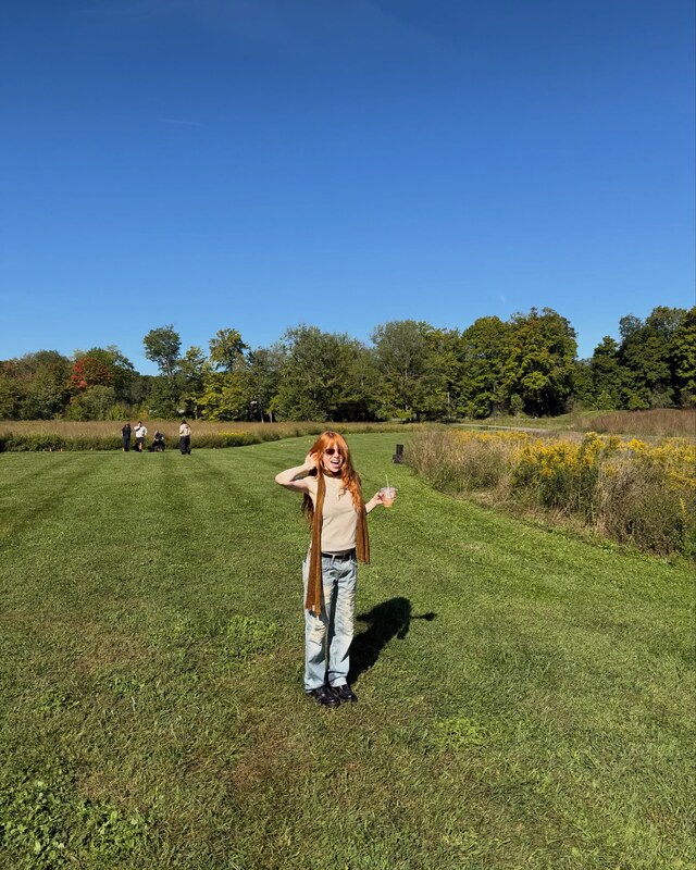Carly Rae Jepsen nude photo 4