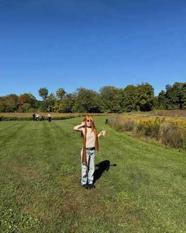 Carly Rae Jepsen nude photo 8