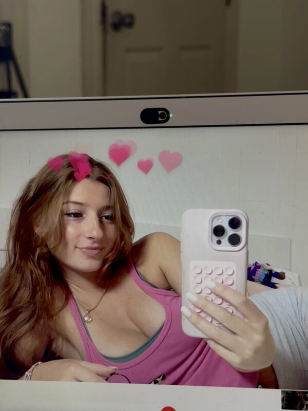 Carmela nude photo 3
