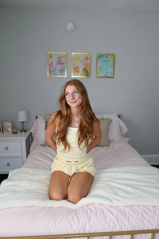 Carmela nude photo 12