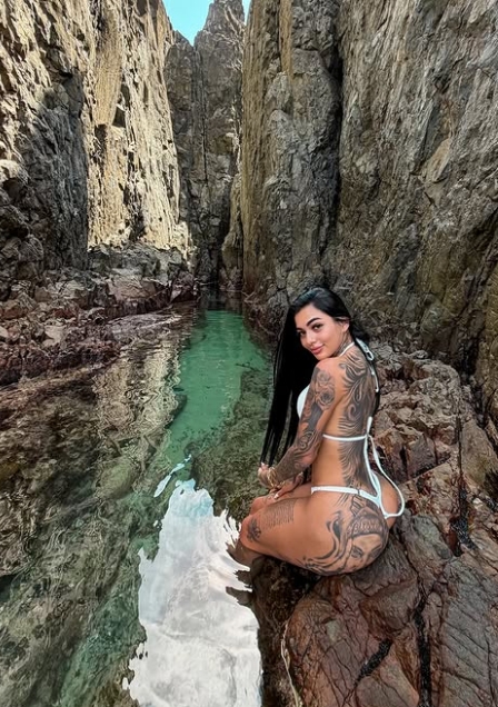 Carol Mourah nude photo 9
