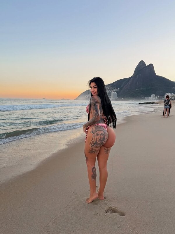 Carol Mourah nude photo 17