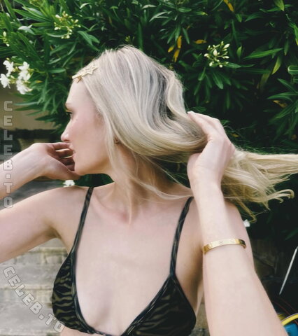 Carolin Niemczyk photo 3