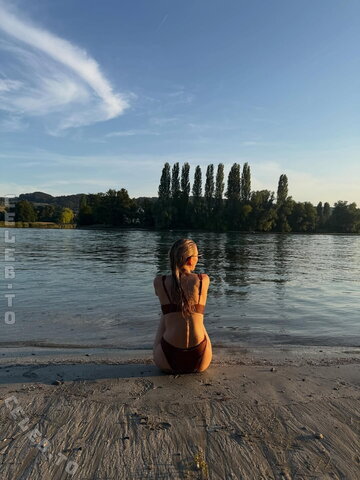 Carolin Niemczyk nude photo 2