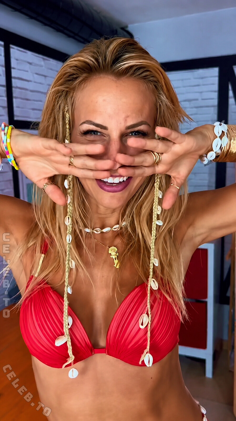 Carolina Peukmann nude photo 1