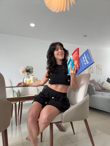 Carolina Roldan nude photo 2