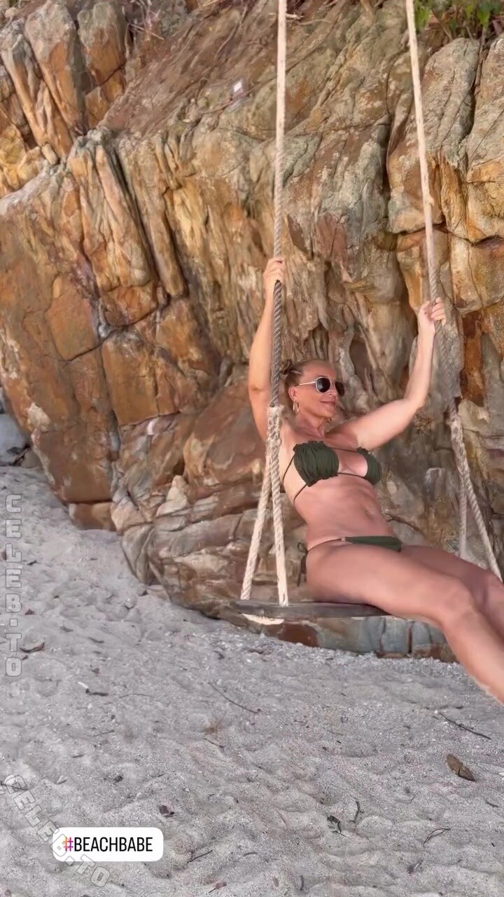 Caroline Beil nude photo 4