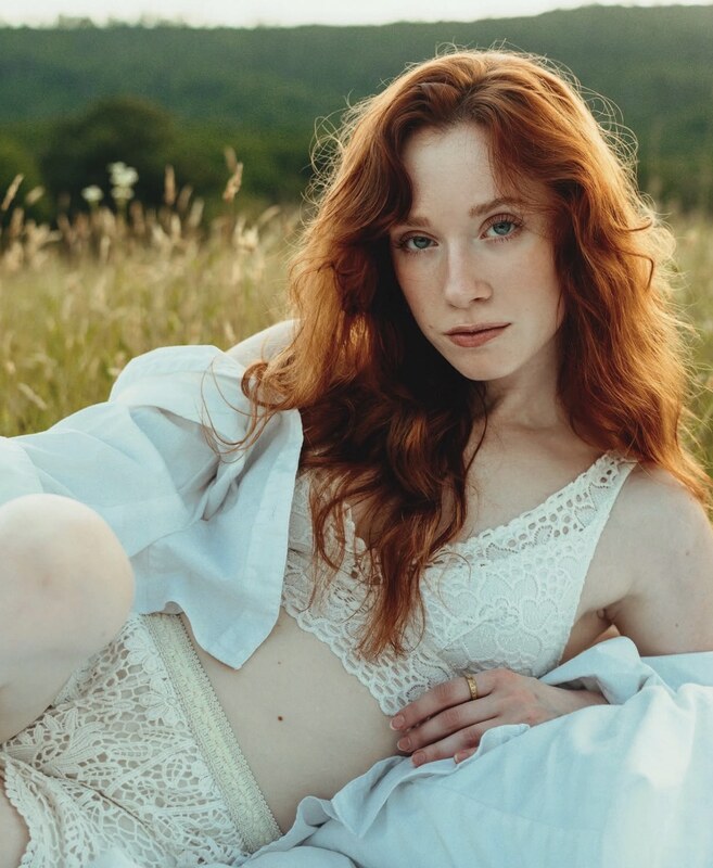 Caroline Cavitt Wade nude photo 1