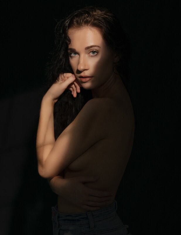 Caroline Cavitt Wade nude photo 4