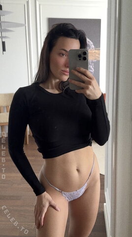Caroline Ellin nude photo 23