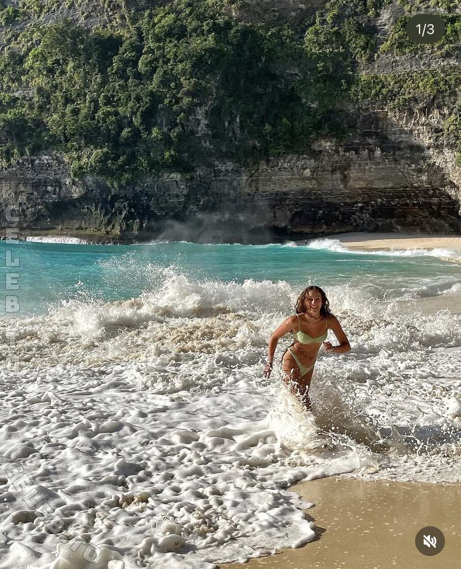 Caroline Vega Nauta nude photo 1