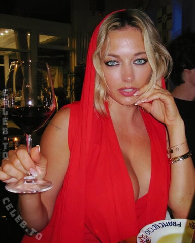 Caroline Vreeland nude photo 87